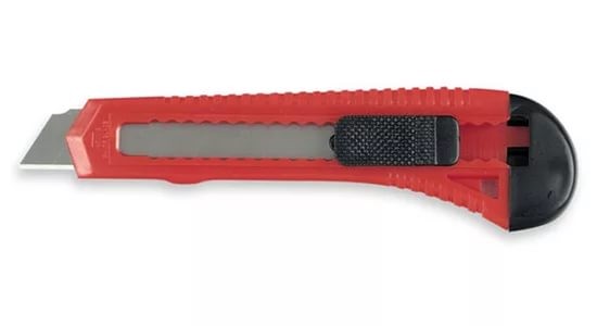 Нож пластиковый упрочненный 18 мм